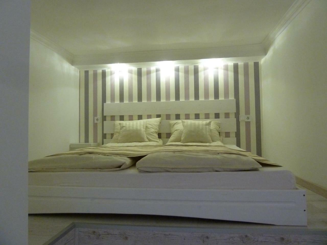Kossuth Apartmanok Debrecen Esterno foto