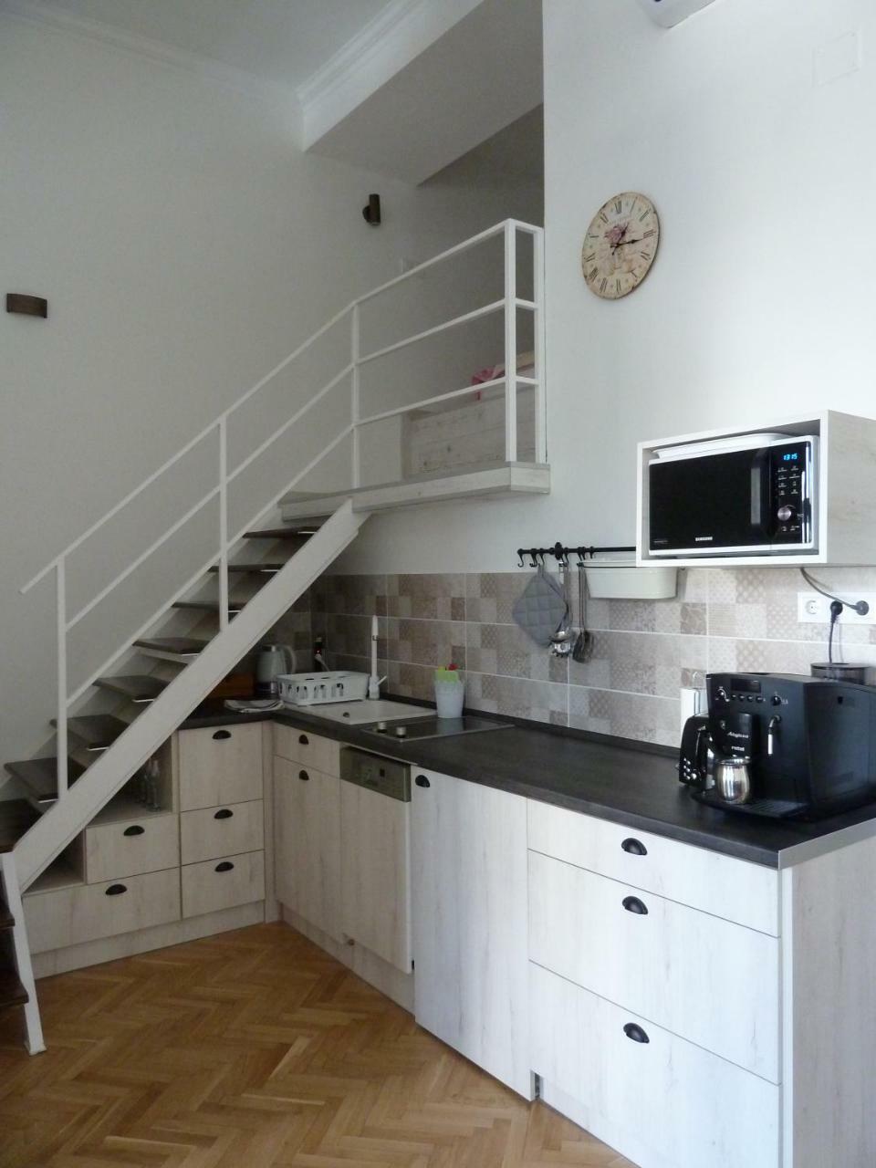 Kossuth Apartmanok Debrecen Esterno foto