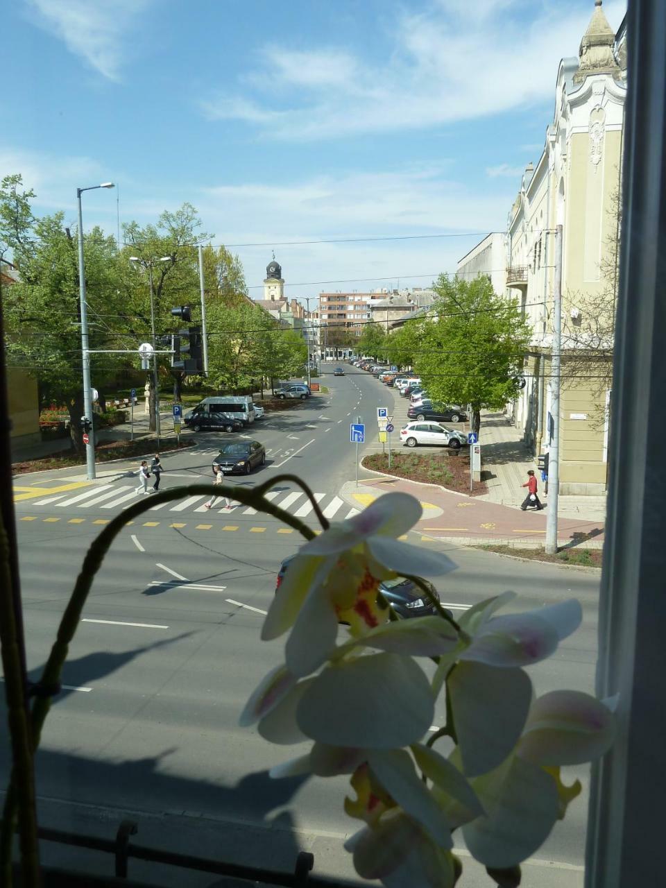 Kossuth Apartmanok Debrecen Esterno foto