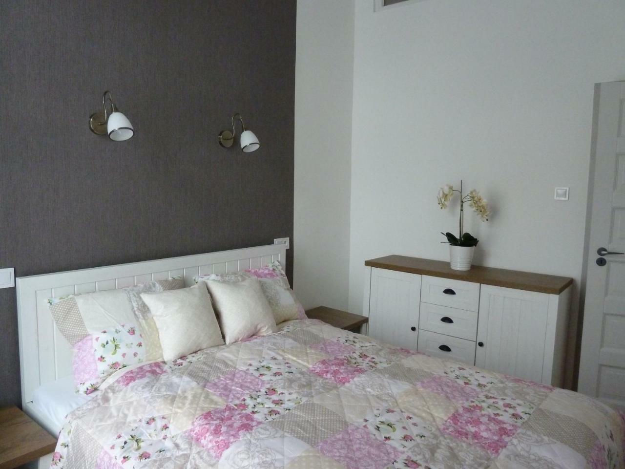 Kossuth Apartmanok Debrecen Esterno foto