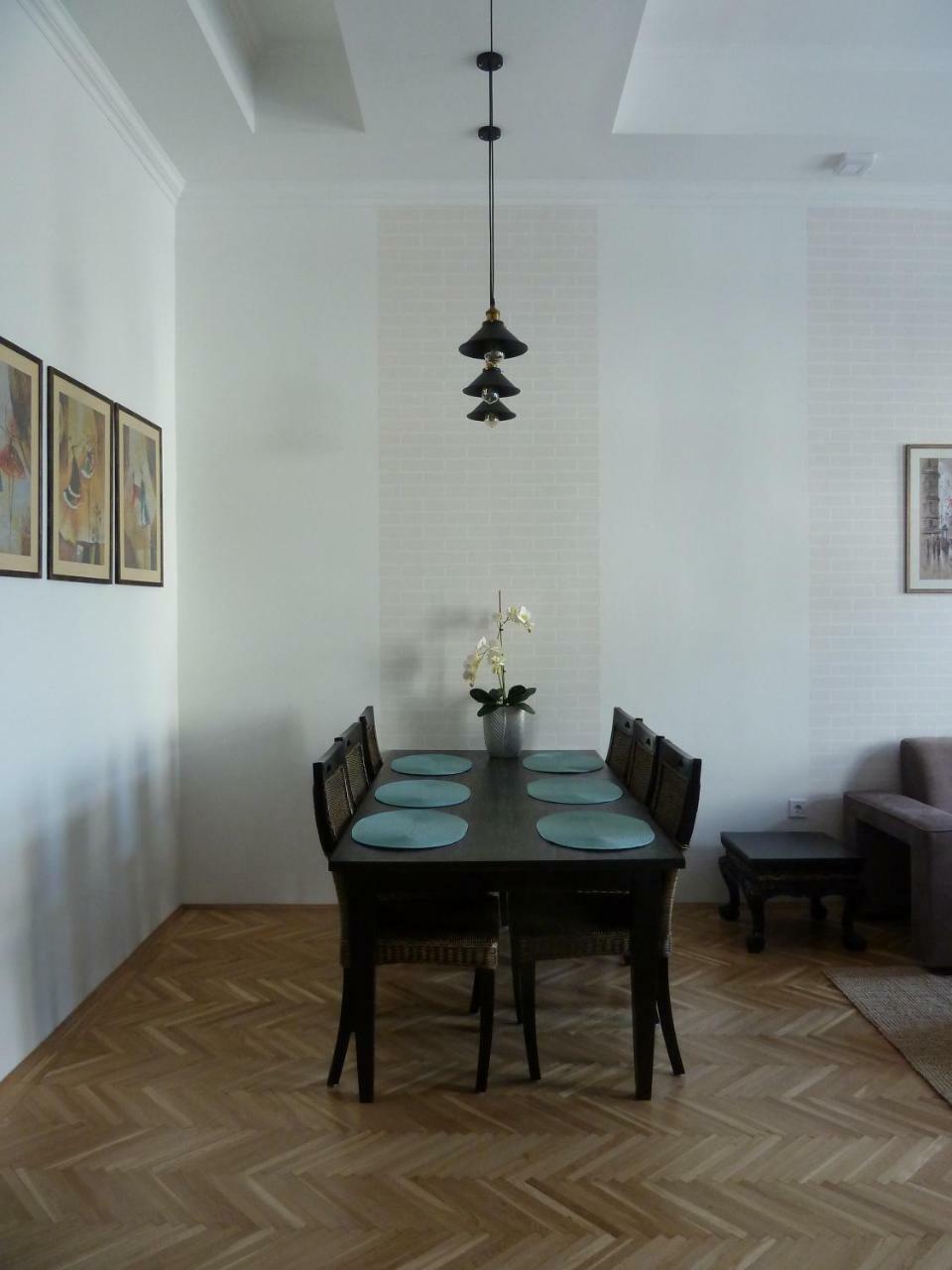 Kossuth Apartmanok Debrecen Esterno foto